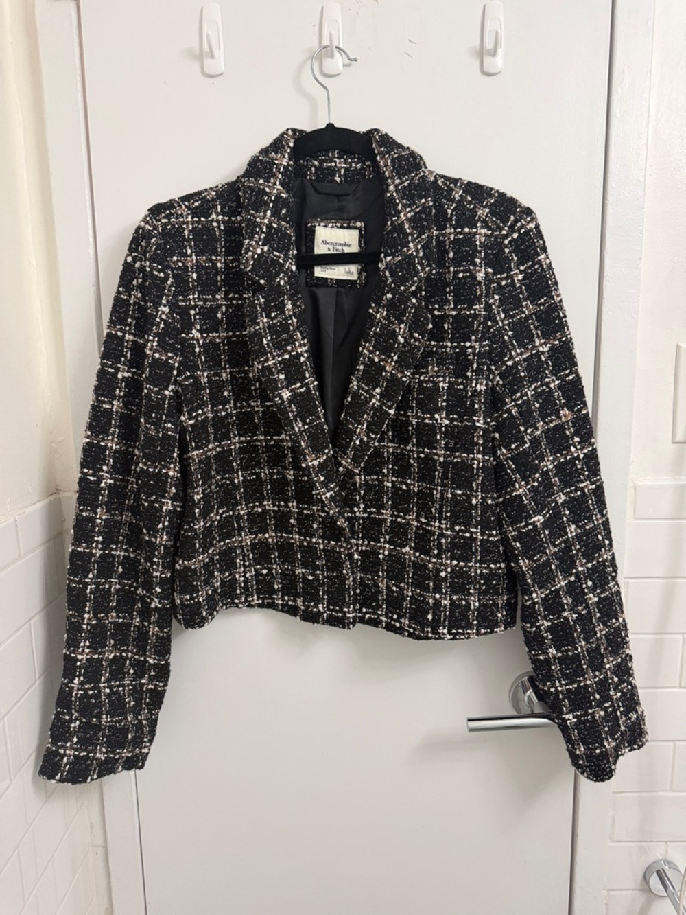Abercrombie & Fitch Black and White Cropped Tweed Blazer